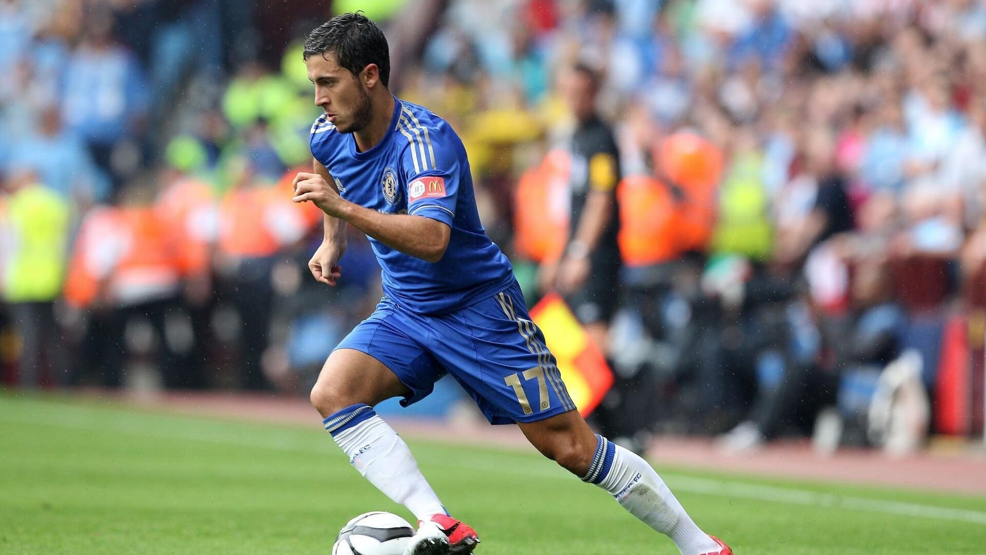 国际足球比赛裁判专业培训体系全面建立,国际足球裁判规则与裁判法