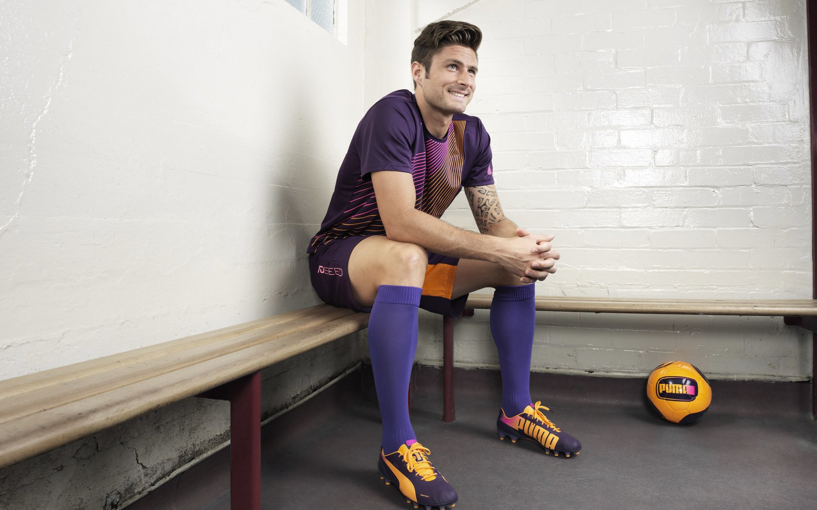 沃特福德整体配合默契，黄蜂军团抢分有望，沃特福德阵型